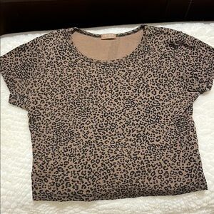 Brandy Melville John Galt Baddie Tan Leopard Cropped Tee size small